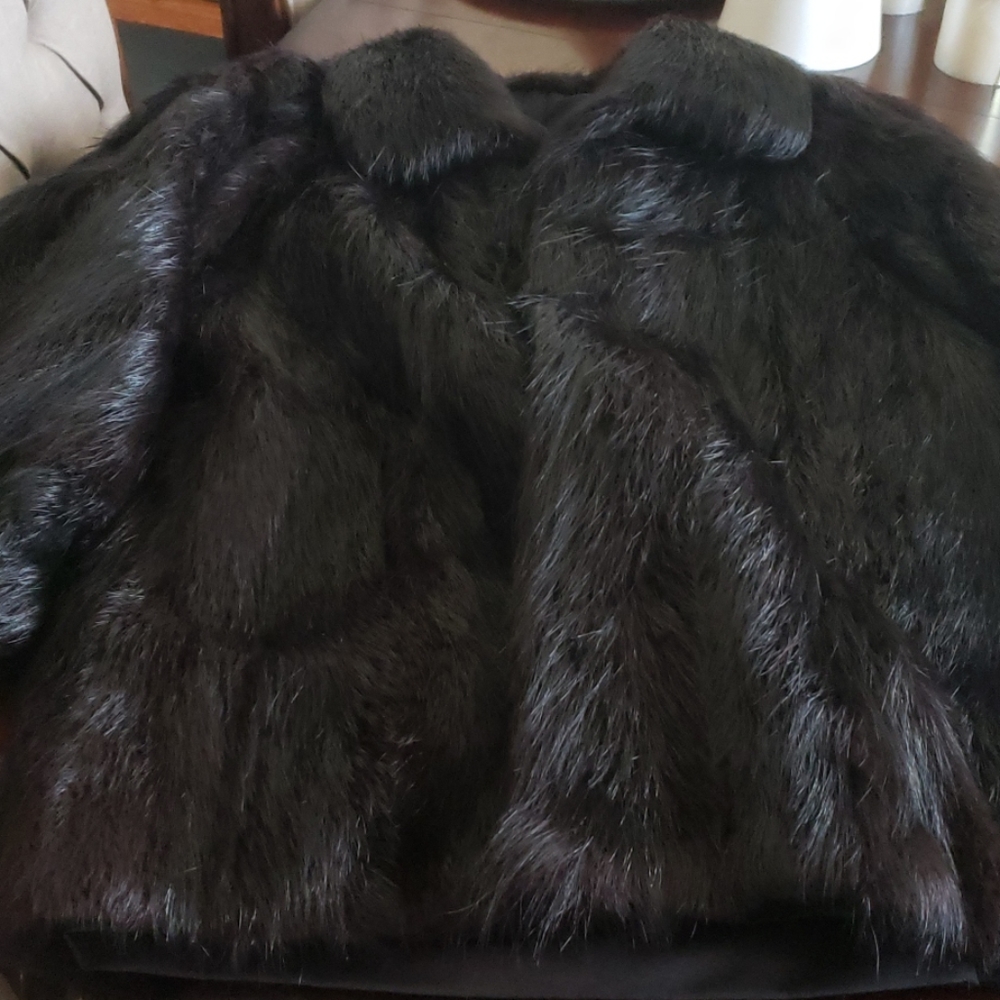 Fur coat - Picture 3 of 3